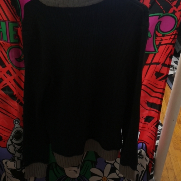 Sweater - Picture 2 of 2